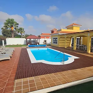 villa-bonita-on-golf-in-el-descanso-caleta-fuste-fuerteventura.in-canary-islands.com/